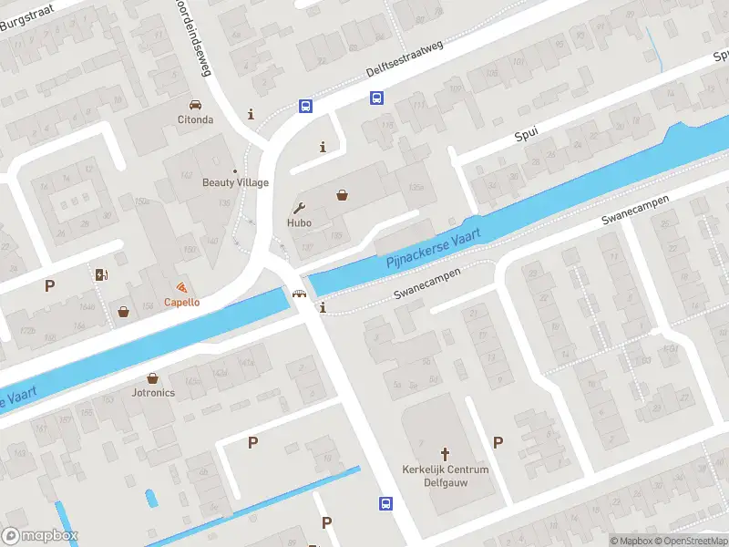Ambulance met gepaste spoed naar de Graaf Willem II laan in Delfgauw