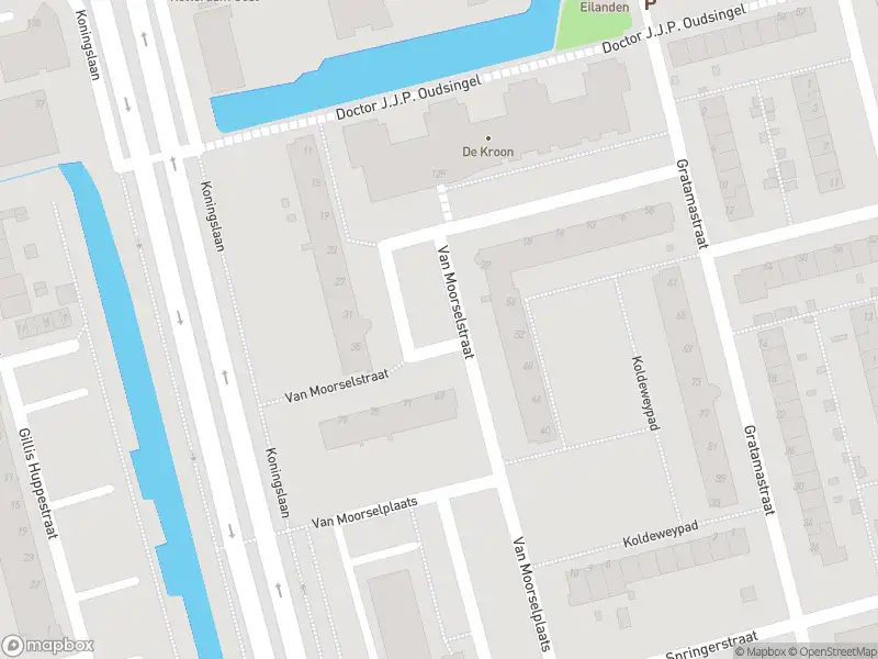 Ambulance met gepaste spoed naar de Van Moorselstraat in Rotterdam