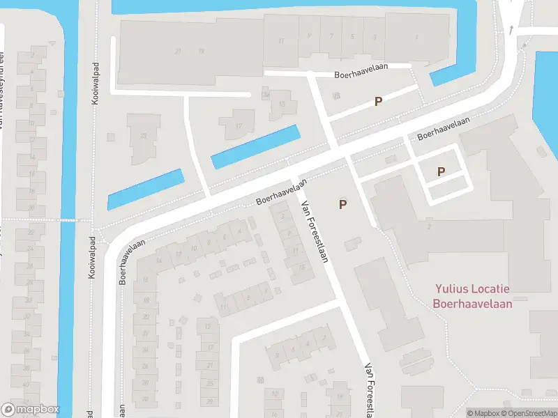Ambulance met gepaste spoed naar de Van Foreestlaan in Barendrecht
