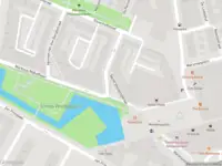 Ambulance met grote spoed naar de Garmt Stuivelingstraat in Haarlem