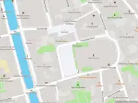 Ambulance met grote spoed naar de Druckerstraat in Leiden