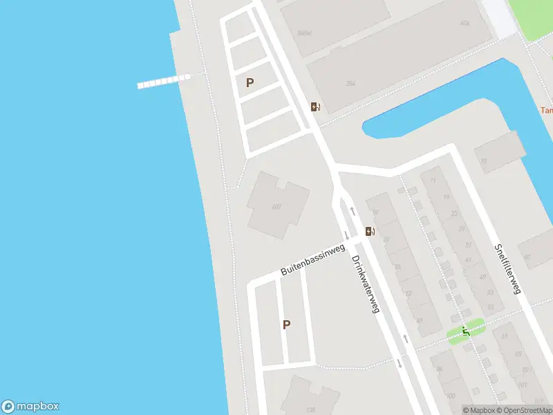 Ambulance met gepaste spoed naar de Watertorenweg in Rotterdam