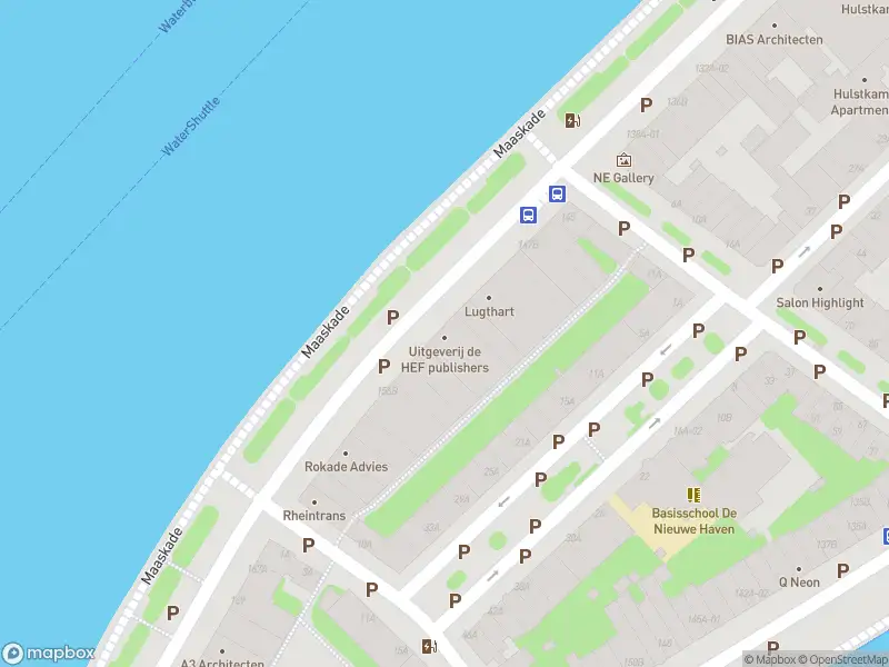 Ambulance met grote spoed naar de Maaskade in Rotterdam