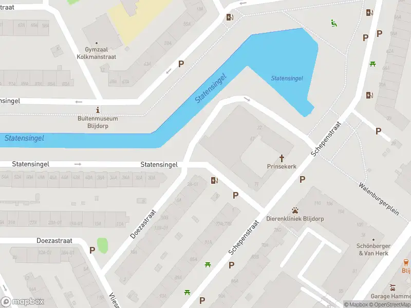 Ambulance met grote spoed naar de Statensingel in Rotterdam