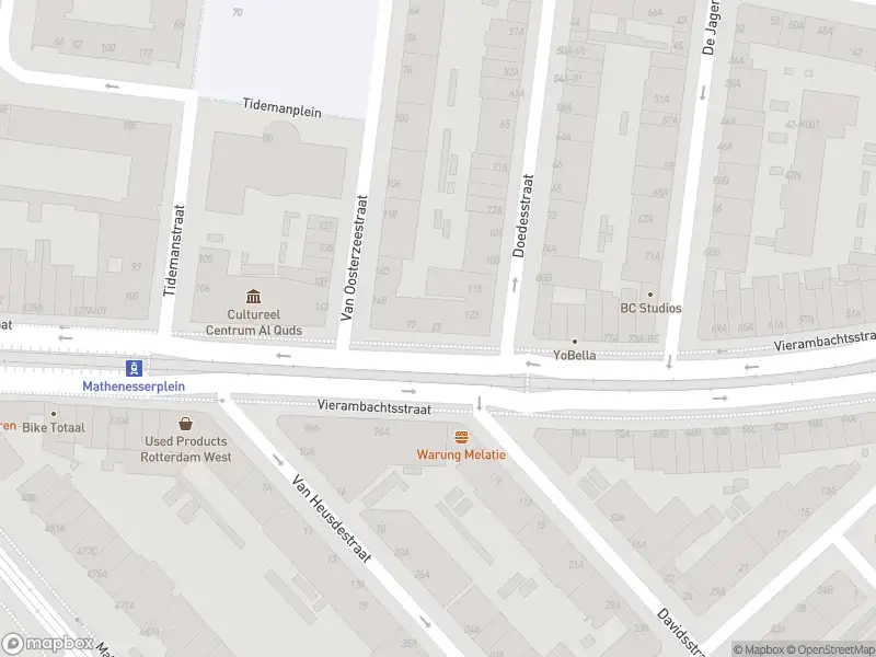 Ambulance met gepaste spoed naar de Vierambachtsstraat in Rotterdam