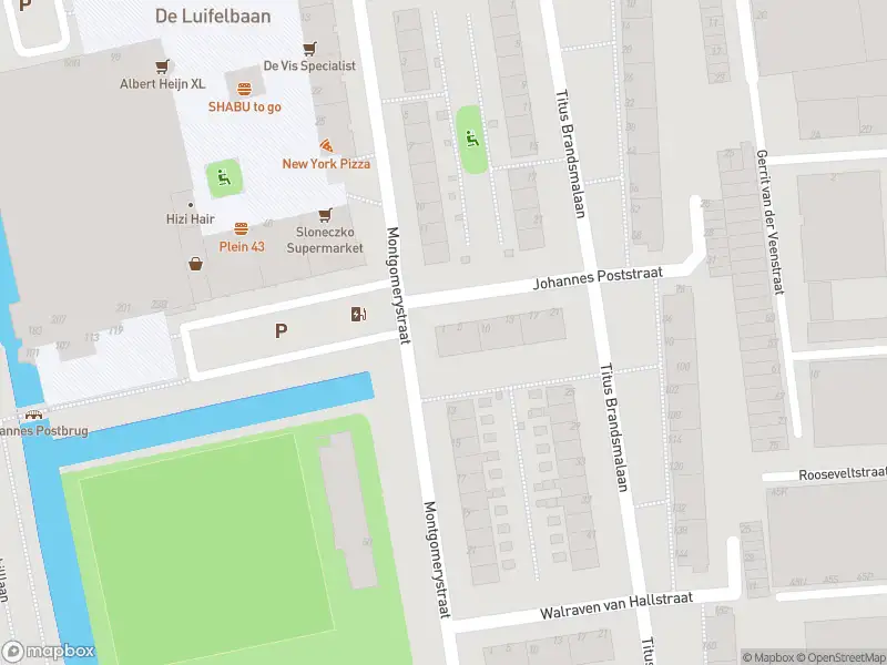 Ambulance met grote spoed naar de Johannes Poststraat in Leiden
