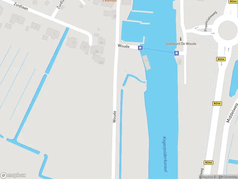 Ambulance met grote spoed naar de Woude in De Woude