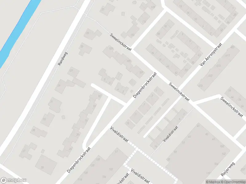 Ambulance met gepaste spoed naar de Diepenbrockstraat in Ridderkerk