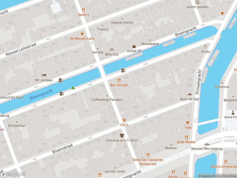 Ambulance met gepaste spoed naar de Westerstraat in Amsterdam