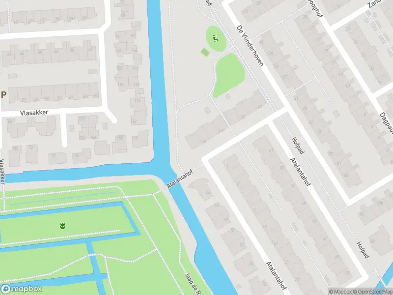 Ambulance met grote spoed naar de Atalantahof in Schiedam