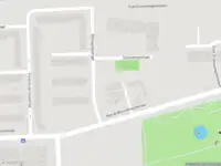 Ambulance met grote spoed naar de Suze Groenewegplantsoen in Amsterdam