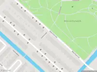 Ambulance met grote spoed naar de Albertilommer in Zoetermeer