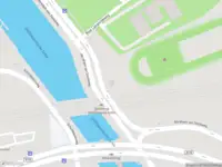 Ambulance met gepaste spoed naar de Energieweg in Rotterdam