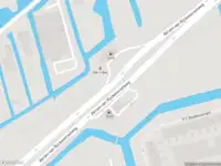 Ambulance met grote spoed naar de Abram van Rijckevorselplein in Capelle aan den IJssel