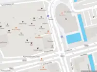 Ambulance met grote spoed naar de Kleine Beer in Rotterdam