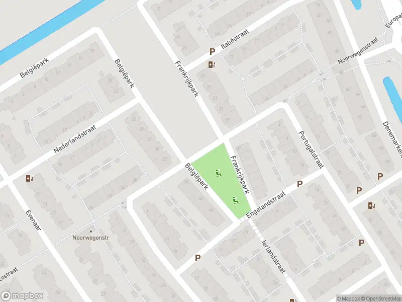 Ambulance met grote spoed naar de Noorwegenstraat in Alphen aan den Rijn