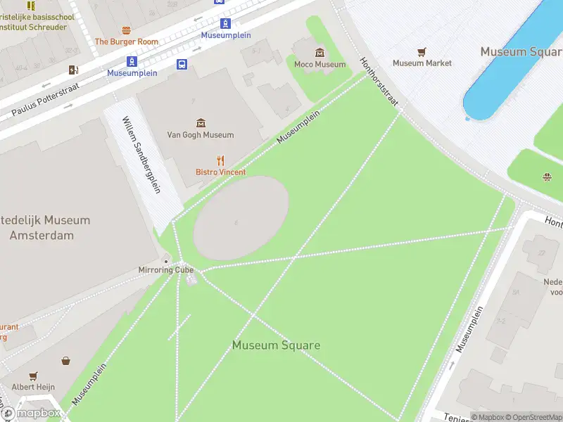 Ambulance met grote spoed naar de Museumplein in Amsterdam
