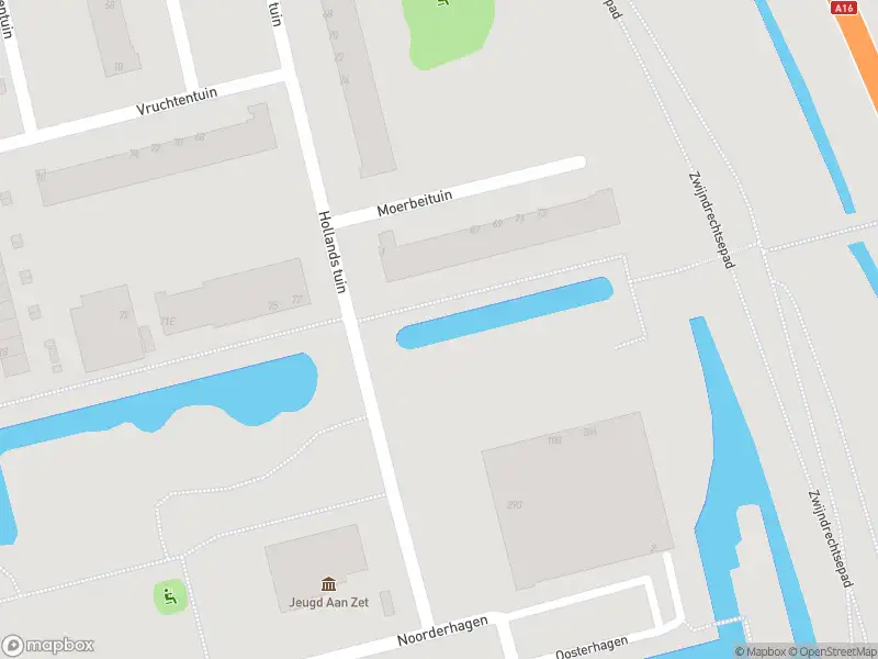 Ambulance met grote spoed naar de Hollands tuin in Rotterdam