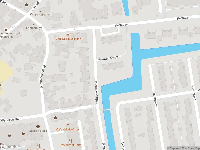 Ambulance met grote spoed naar de Meeuwensingel in Schiedam