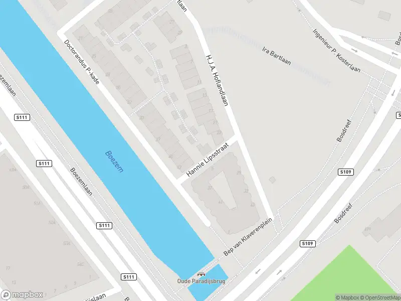 Ambulance met gepaste spoed naar de Kralingseweg in Rotterdam