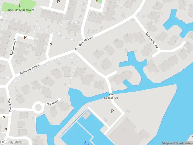 Ambulance met grote spoed naar de Koggewal in Leiden