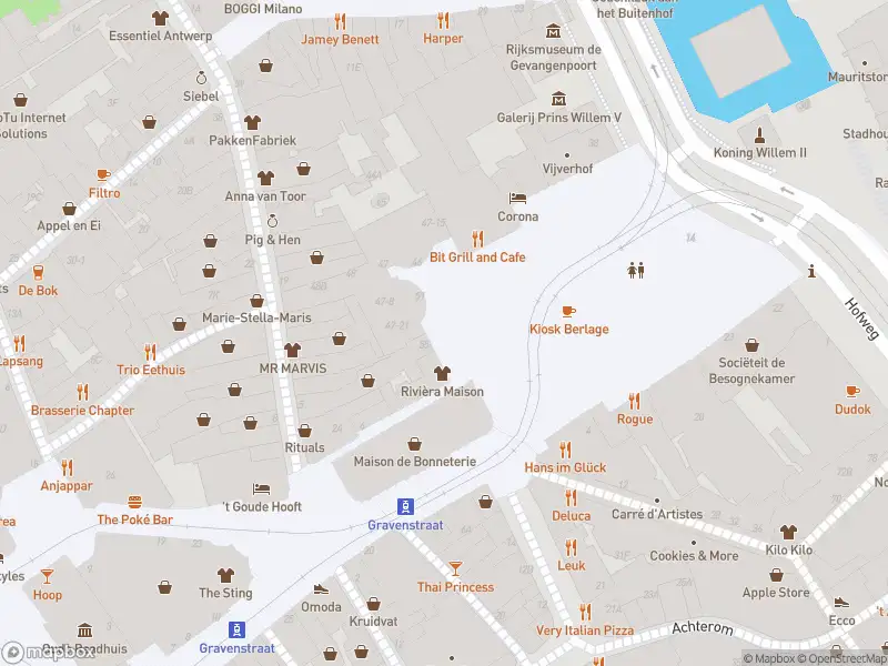 Ambulance met grote spoed naar de Spui in 's-Gravenhage