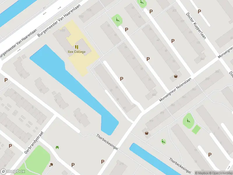 Ambulance met grote spoed naar de W H Vliegenstraat in Schiedam