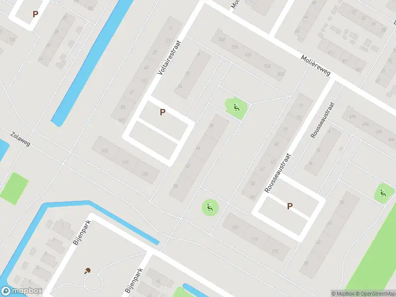 Ambulance met grote spoed naar de Voltairestraat in Rotterdam