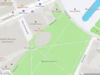 Ambulance met grote spoed naar de Museumplein in Amsterdam