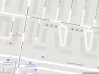 Ambulance met grote spoed naar de Burgemeester Van de Pollstraat in Amsterdam