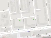 Ambulance met gepaste spoed naar de Diemelstraat in Leiden