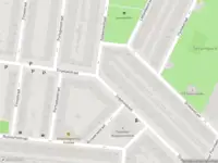 Ambulance met grote spoed naar de Engelsestraat in Rotterdam