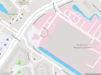 Ambulance met grote spoed naar de Ruwaard van Puttenweg in Spijkenisse