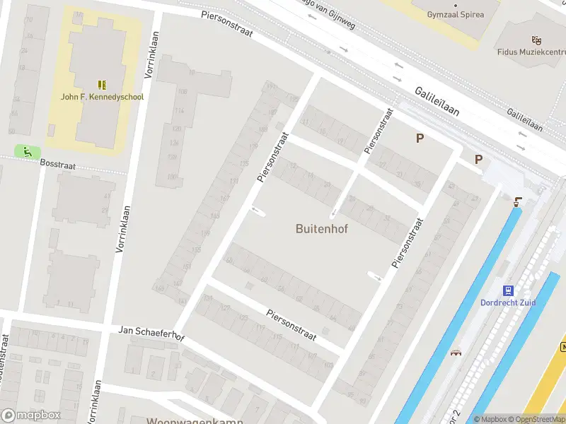 Ambulance met grote spoed naar de Piersonstraat in Dordrecht