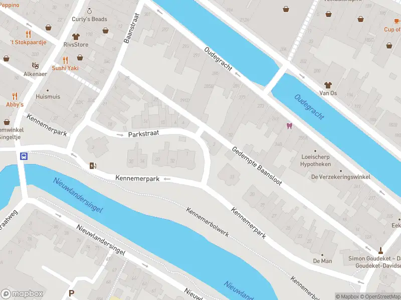 Ambulance met gepaste spoed naar de Parkstraat in Alkmaar