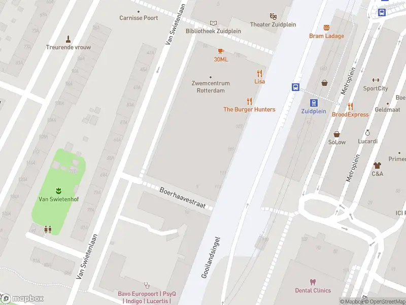 Ambulance met gepaste spoed naar de Boerhaavestraat in Rotterdam