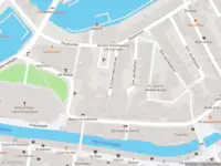 Ambulance met grote spoed naar de Schuitenmakersstraat in Dordrecht