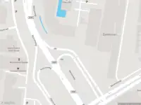 Brandweer met gepaste spoed naar de Snekertrekweg in Leeuwarden