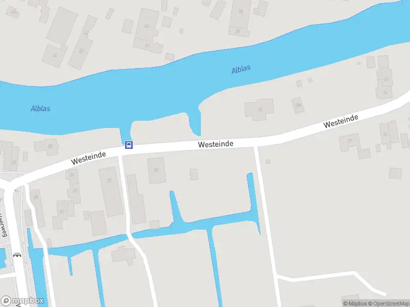 Ambulance met grote spoed naar de Westeinde in Oud-Alblas