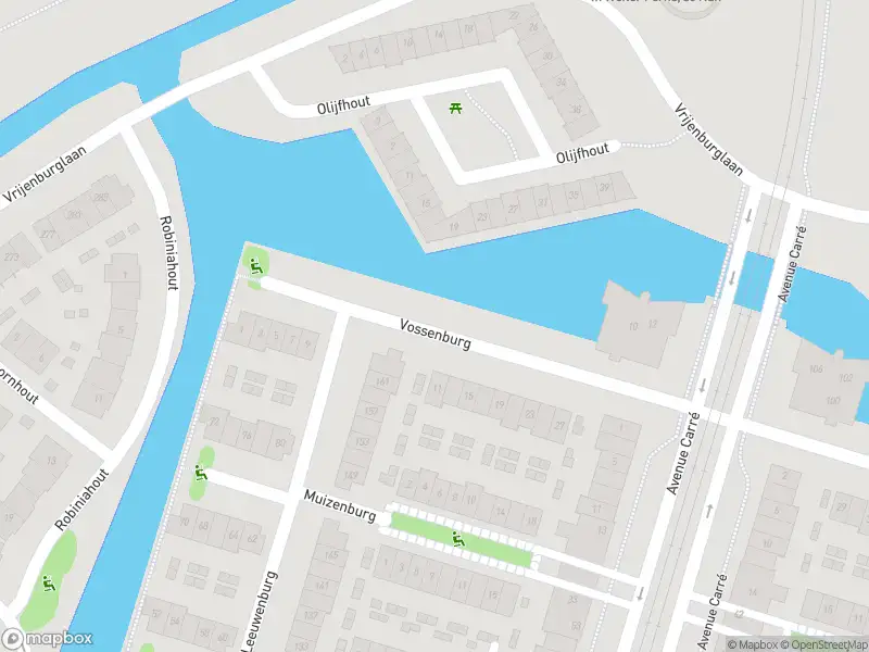 Ambulance met grote spoed naar de Vossenburg in Barendrecht
