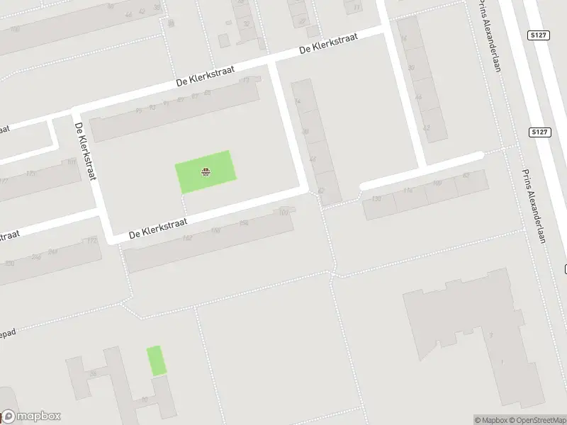 Ambulance met grote spoed naar de De Klerkstraat in Rotterdam
