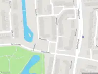 Ambulance met grote spoed naar de Wezelveen in Spijkenisse