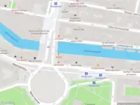 Ambulance met grote spoed naar de Den Texstraat in Amsterdam