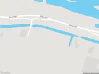 Ambulance met grote spoed naar de Slingerdijk in Oterleek