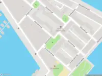 Ambulance met grote spoed naar de Barkasstraat in Amsterdam