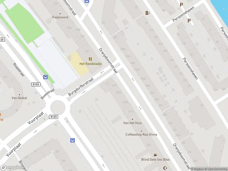 Ambulance met gepaste spoed naar de Oranjeboomstraat in Rotterdam