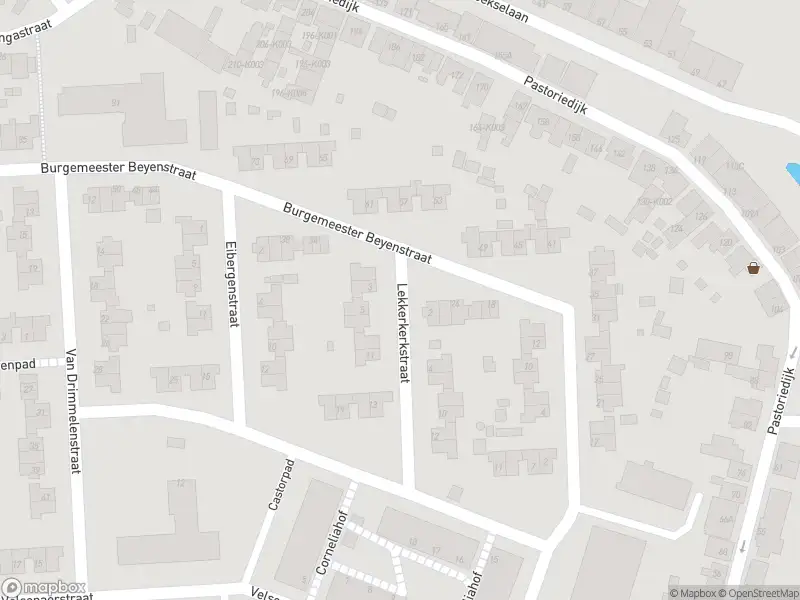 Ambulance met gepaste spoed naar de Lekkerkerkstraat in Pernis Rotterdam