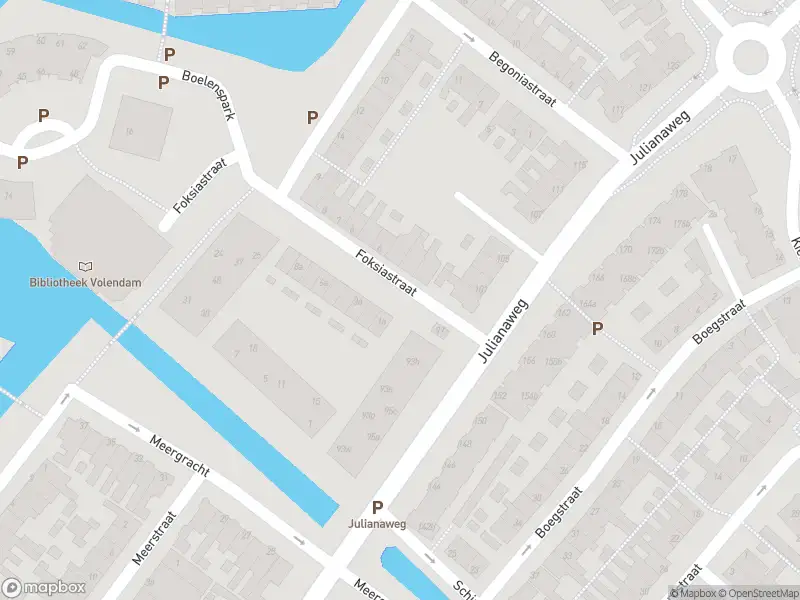 Ambulance met grote spoed naar de Foksiastraat in Volendam