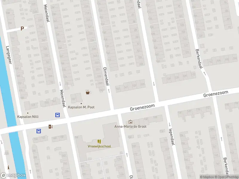 Ambulance met grote spoed naar de Groenezoom in Rotterdam