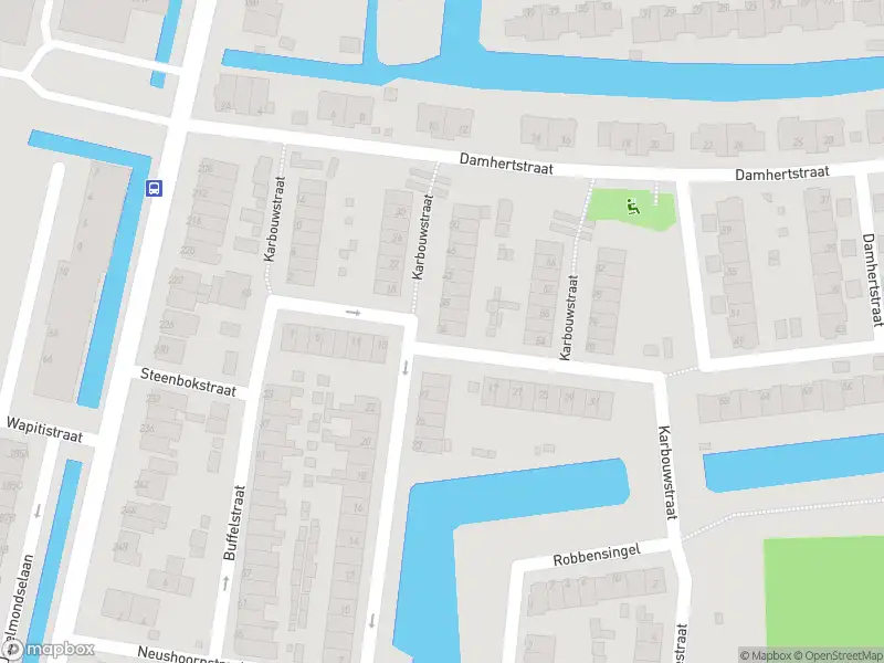 Ambulance met grote spoed naar de Karbouwstraat in Rotterdam